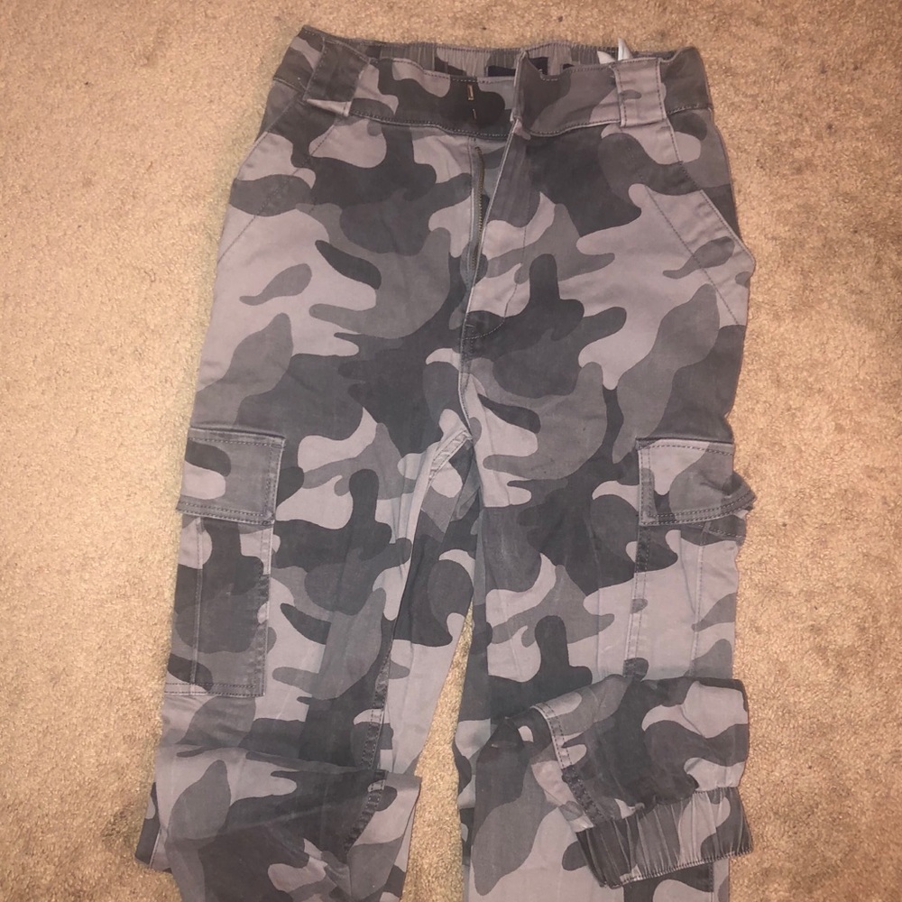 Hollister Ultra High Rose Camo Pants
